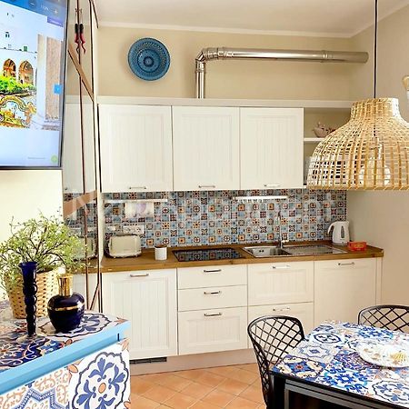 Caprese Experience - Light Blu Apt - Dante เนเปิลส์ ภายนอก รูปภาพ